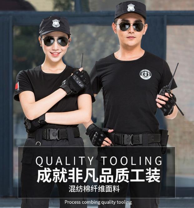 蘇州卡珀職業(yè)服裝（蘇州）有限公司，公司秉承以創(chuàng)新設(shè)計(jì)，用料精良，做工精致的職業(yè)理念，受到顧客的普遍好評(píng)。公司主要做短袖保安服-春秋工作服-協(xié)警服-冬季工作服。